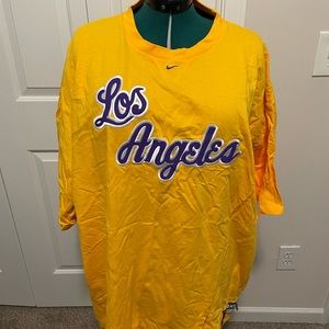 Los Angeles yellow 4xl Nike T-shirt